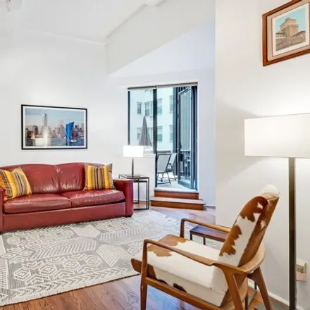 Image 2 - The Belmont, 320 East 46th Street, New York, NY 10017, USA - Apartment for sale