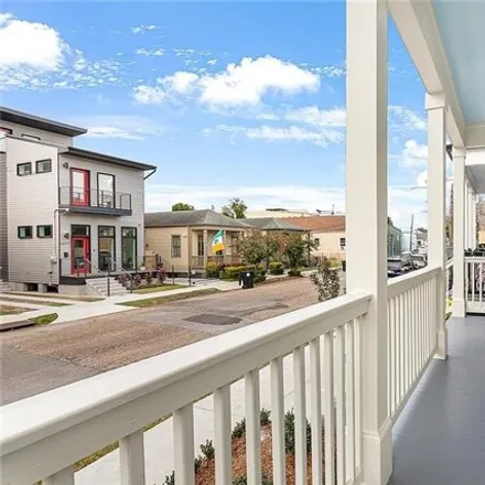 Image 3 - 443 First Street, New Orleans, LA 70130, USA - House for sale