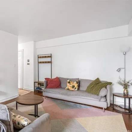 Image 4 - 105-25 67th Road, New York, NY 11375, USA - Apartment for sale
