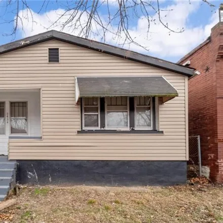 Buy this 3 bed house on 3500 South Compton Avenue in St. Louis, MO 63118
