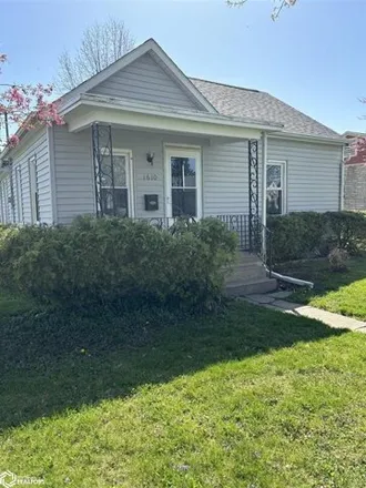 Buy this 2 bed house on 1660 South 15th Street in Burlington, IA 52601