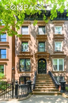 Buy this 6 bed house on 20 Strong Place in New York, NY 11231