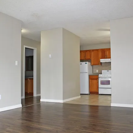 Image 5 - 10136 153 Street NW, Edmonton, AB T5P 2H2, Canada - Apartment for rent