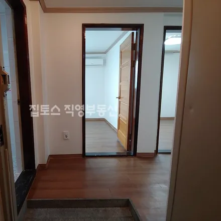 Rent this 2 bed apartment on 서울특별시 강남구 논현동 182-20