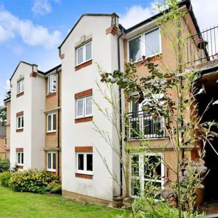 Image 9 - Croydon Road, Tandridge, CR3 6QF, United Kingdom - Apartment for sale