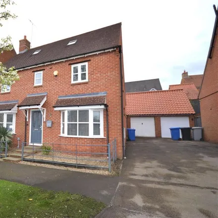 Rent this 5 bed house on Padmans Close in Mawsley, NN14 1SR