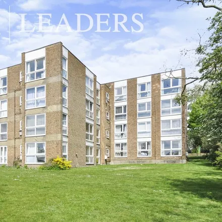 Rent this studio apartment on M&S Simply Food in 133-135 Widmore Road, Widmore Green