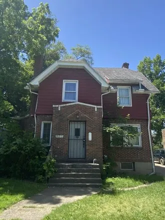 Buy this 3 bed house on 825 N Chevrolet Ave in Flint, Michigan