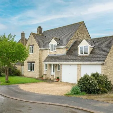Buy this 5 bed house on Littlebrook Meadow in Shipton-under-Wychwood, OX7 6EL