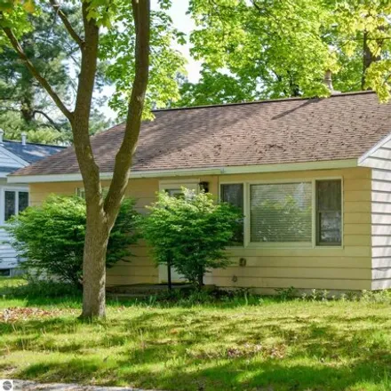Buy this 3 bed house on 451 Hamilton Street in Traverse City, MI 49686
