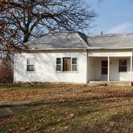 Buy this 3 bed house on Chippewa Street in Paola, KS 66071