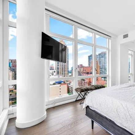 Image 7 - The Halcyon, 305 East 51st Street, New York, NY 10022, USA - Condo for sale