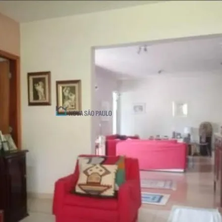 Rent this 4 bed house on leão in Rua Marcondésia, Chácara Flora