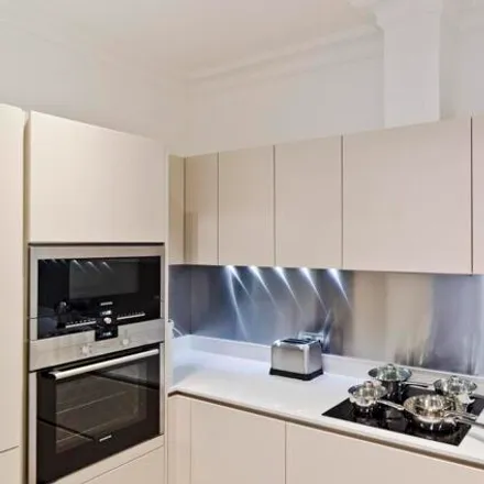 Image 5 - Sterling Mansions, 75 Leman Street, London, E1 8EY, United Kingdom - Apartment for sale