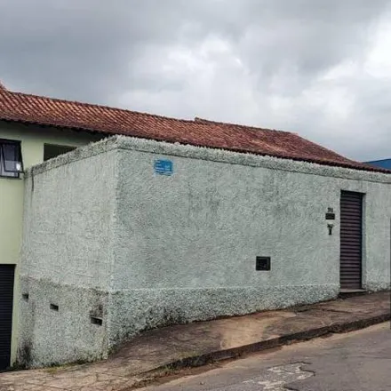 Buy this 5 bed house on Rua José Monteiro Viana in Bom Pastor, Juiz de Fora - MG