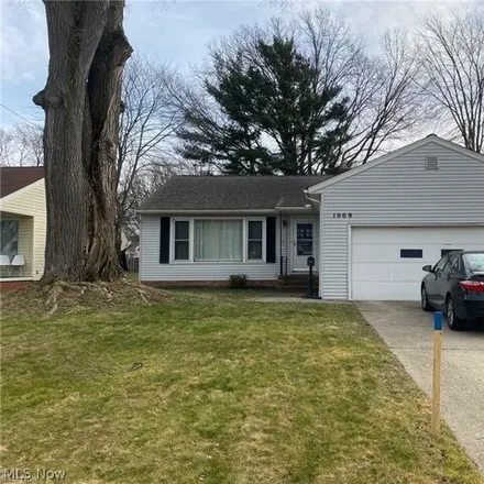 Rent this 3 bed house on 1019 Hanley Road in Lyndhurst, OH 44124