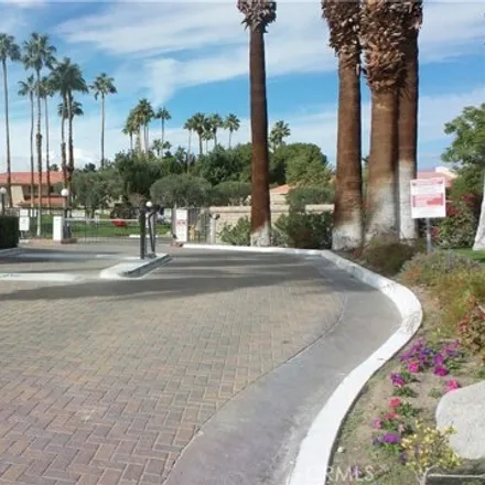Buy this 1 bed condo on 623 North Ashurst Court in Palm Springs, CA 92262