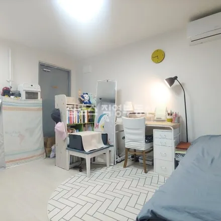 Rent this studio apartment on 서울특별시 도봉구 도봉동 622-16