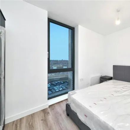 Rent this 2 bed room on New Airport Way in Luton, LU2 9DQ