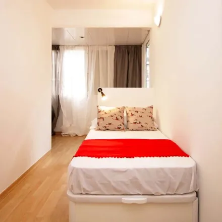 Rent this 1 bed room on Carrer de Caballero in 10, 08001 Barcelona