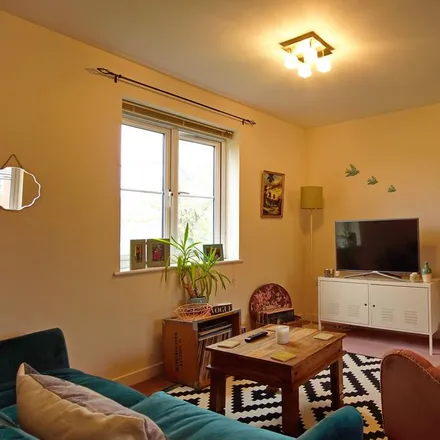Rent this 2 bed apartment on Dickinsons Fields in Bristol, BS3 5BG