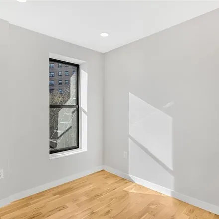 Rent this 3 bed apartment on 543 East 137th Street in New York, NY 10454