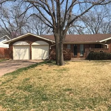 Rent this 3 bed house on 3063 South Willis Street in Abilene, TX 79605