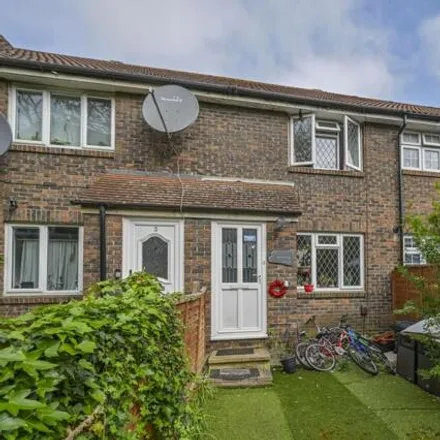 Buy this 2 bed house on Chardwell Close in London, E6 5RR