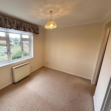 Rent this 2 bed duplex on Ram Alley (path) in Stoke Goldington, MK16 8NT