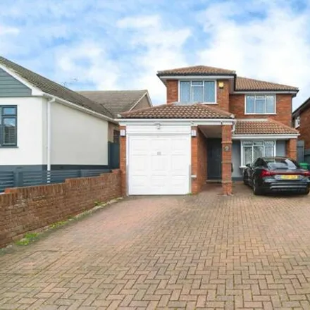 Buy this 4 bed house on Kimberley Road in Benfleet, SS7 5NE