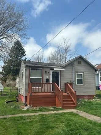 Buy this 2 bed house on 401 Auburn Avenue in Mansfield, OH 44902