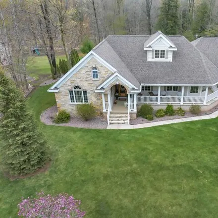 Image 2 - 5956 Valley Haven Court, Little Suamico, WI 54141, USA - House for sale