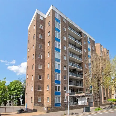 Rent this studio apartment on The Drive in Hove, BN3 3JT