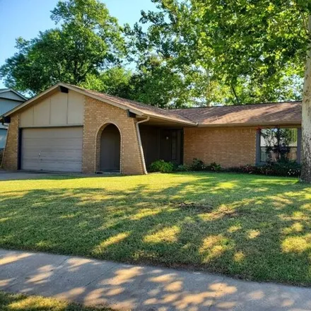 Rent this 3 bed house on 933 North Holly Street in Jenks, OK 74037