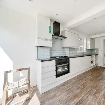 Image 4 - 40 Coldershaw Road, London, W13 9DX, United Kingdom - Townhouse for rent