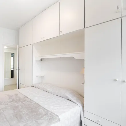 Rent this 3 bed apartment on Oficina de Correos in Carrer de Mejía Lequerica, 08001 Barcelona