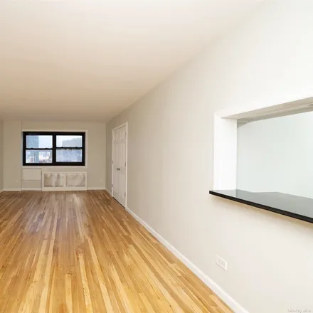 Image 4 - 94-10 60th Avenue, New York, NY 11373, USA - Apartment for rent