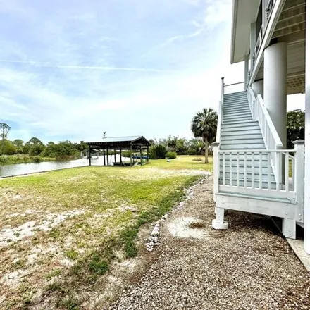 Image 3 - 16454 Southwest 120th Place, Cedar Key, FL 32625, USA - House for sale