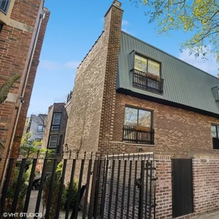 Image 1 - 2026 North Cleveland Avenue, Chicago, IL 60614, USA - House for sale