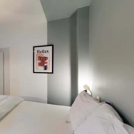 Rent this studio room on 28 Place Sébastopol in 59000 Lille, France