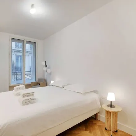 Image 2 - 34 Rue de Ponthieu, 75008 Paris, France - Apartment for rent