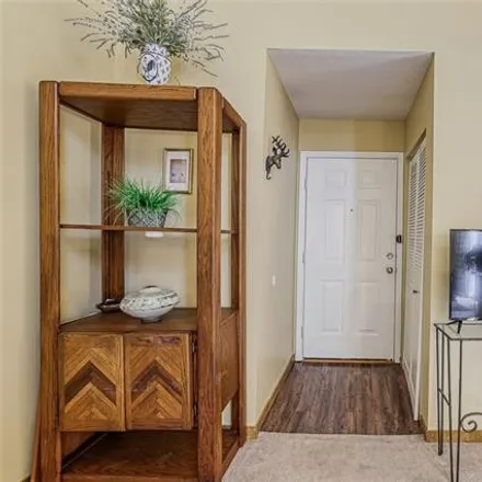 Image 4 - 10250 West 96th Street, Overland Park, KS 66212, USA - Condo for sale