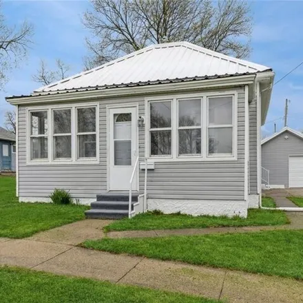 Buy this 2 bed house on 1161 Orchard Avenue in Chariton, IA 50049