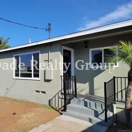 Image 3 - 931 13th Street, Imperial Beach, CA 91932, USA - House for sale