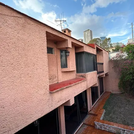 Buy this studio house on Calle Morera 515 in Delegación Epigmenio González, 76140 Querétaro
