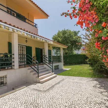 Rent this 1 bed apartment on R Medrosa 4A in Estrada da Medrosa, 2780-052 Oeiras