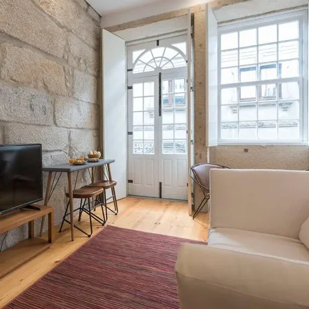 Rent this studio apartment on Porto