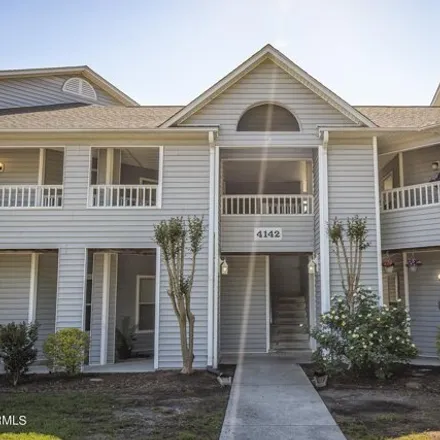 Buy this 2 bed condo on 4132 Breezewood Drive in Echo Farms, Wilmington