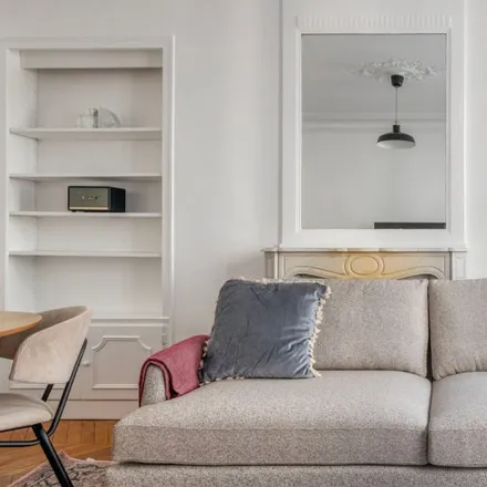 Rent this 2 bed apartment on 14 Avenue des Ternes in 75017 Paris, France