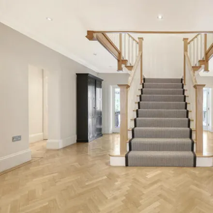 Image 2 - New Forest Lane, Chigwell, IG7 5QN, United Kingdom - House for rent